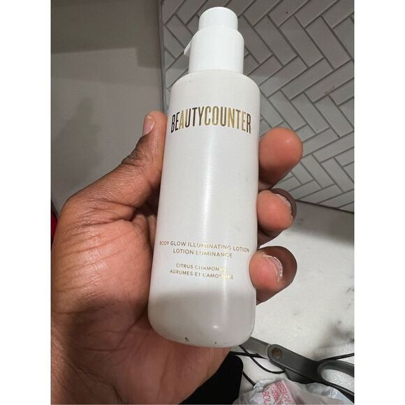 beautycounter body glow illuminating lotion 100ml - Picture 4 of 7